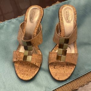 Womens to strap open toe sandals. Size 8.5